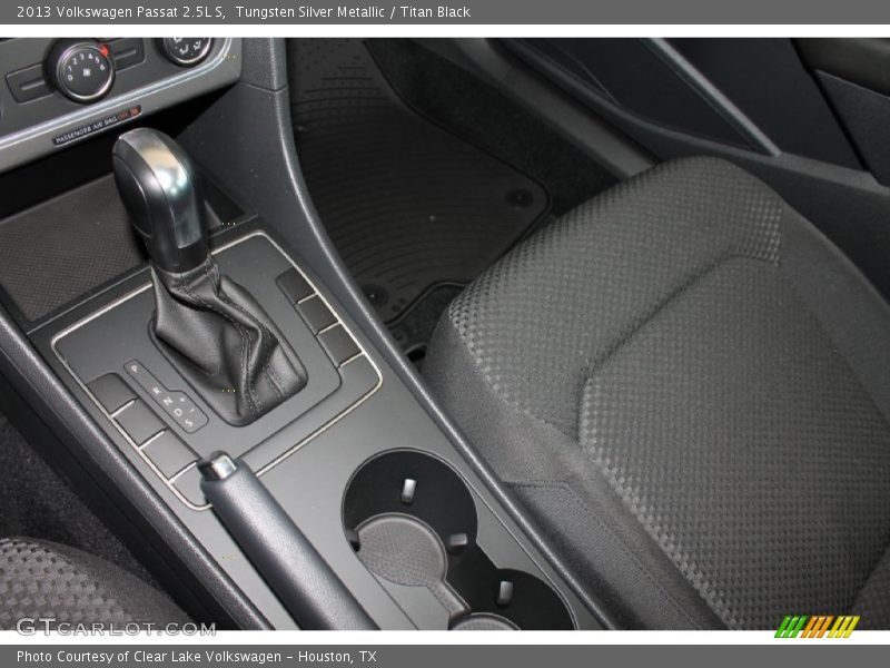Tungsten Silver Metallic / Titan Black 2013 Volkswagen Passat 2.5L S