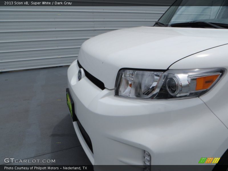 Super White / Dark Gray 2013 Scion xB