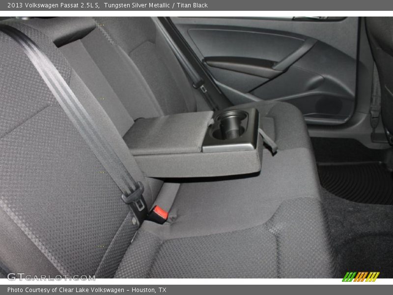 Tungsten Silver Metallic / Titan Black 2013 Volkswagen Passat 2.5L S