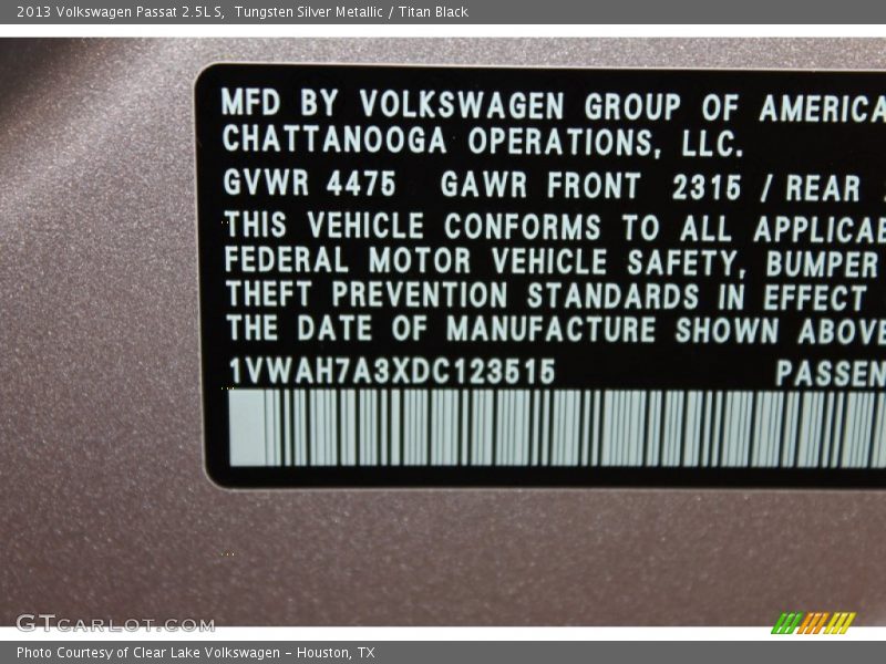 Tungsten Silver Metallic / Titan Black 2013 Volkswagen Passat 2.5L S