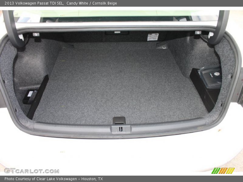 Candy White / Cornsilk Beige 2013 Volkswagen Passat TDI SEL