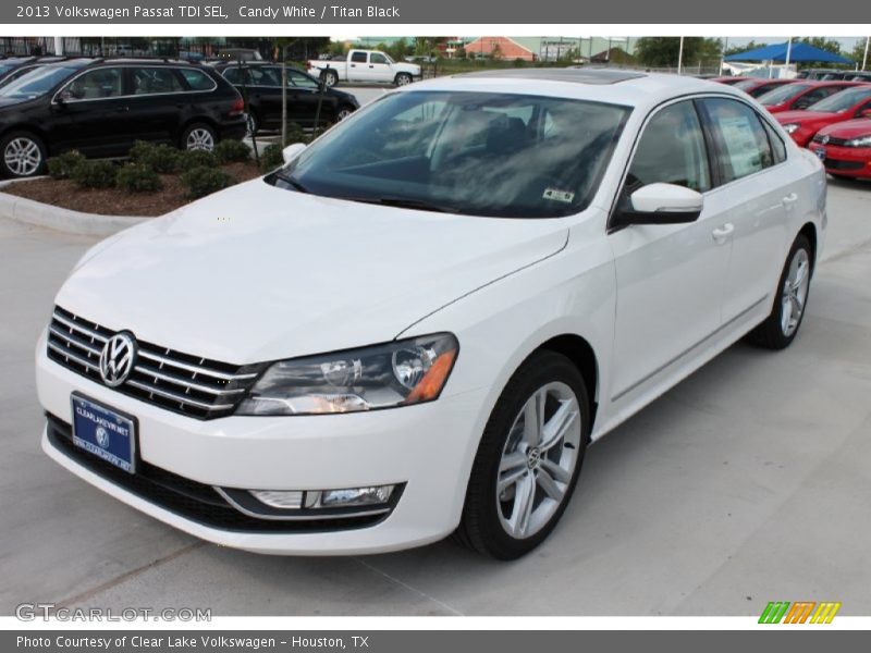 Candy White / Titan Black 2013 Volkswagen Passat TDI SEL
