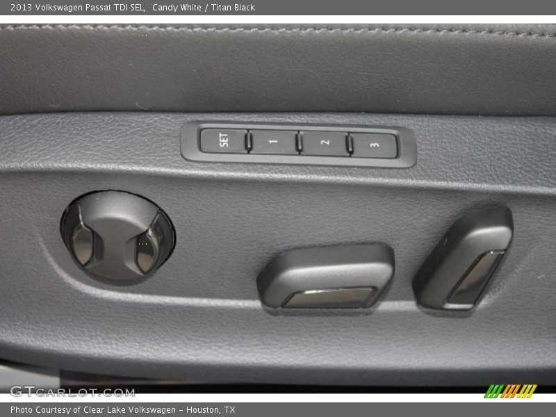 Candy White / Titan Black 2013 Volkswagen Passat TDI SEL