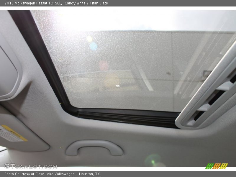 Candy White / Titan Black 2013 Volkswagen Passat TDI SEL