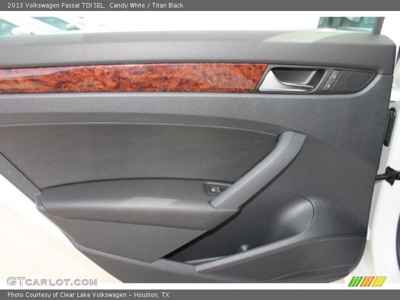 Candy White / Titan Black 2013 Volkswagen Passat TDI SEL