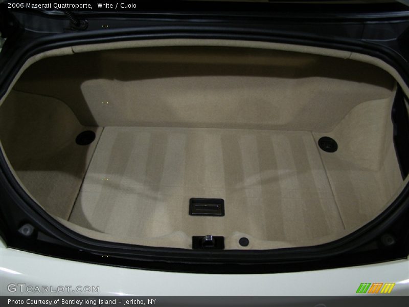White / Cuoio 2006 Maserati Quattroporte