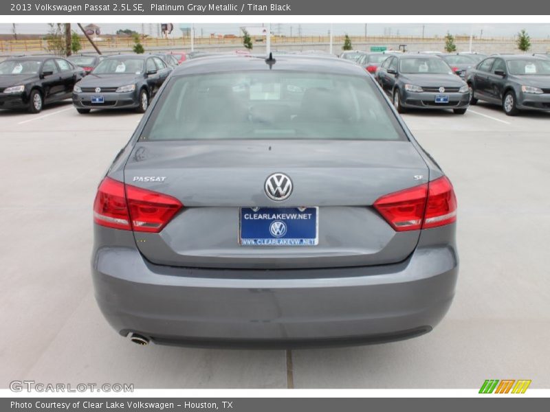 Platinum Gray Metallic / Titan Black 2013 Volkswagen Passat 2.5L SE