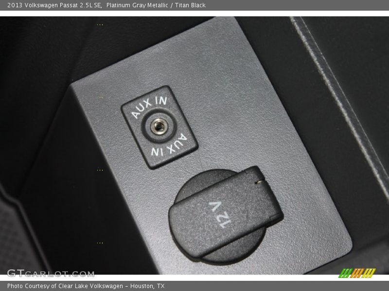 Platinum Gray Metallic / Titan Black 2013 Volkswagen Passat 2.5L SE