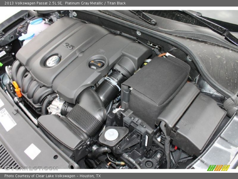 Platinum Gray Metallic / Titan Black 2013 Volkswagen Passat 2.5L SE