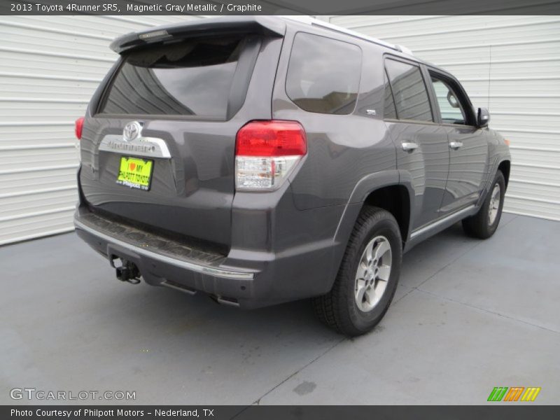 Magnetic Gray Metallic / Graphite 2013 Toyota 4Runner SR5