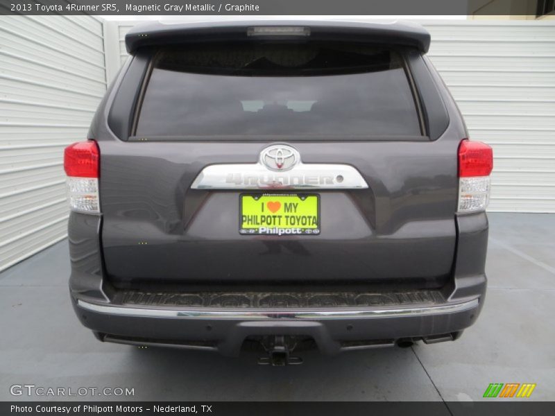 Magnetic Gray Metallic / Graphite 2013 Toyota 4Runner SR5