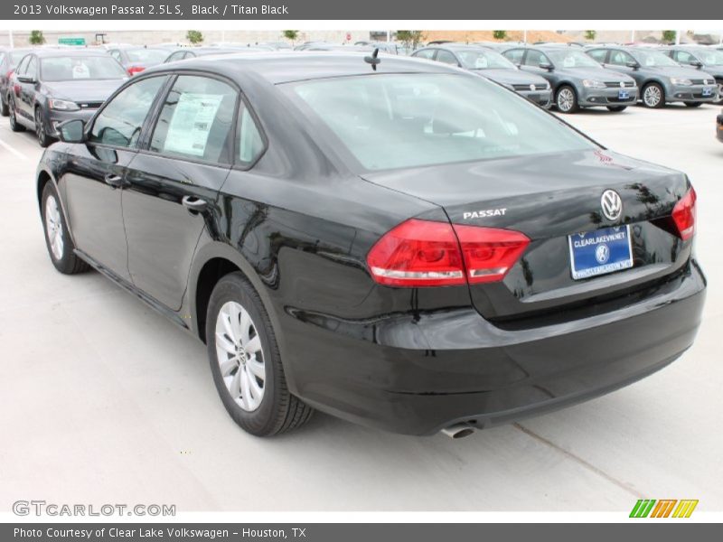 Black / Titan Black 2013 Volkswagen Passat 2.5L S