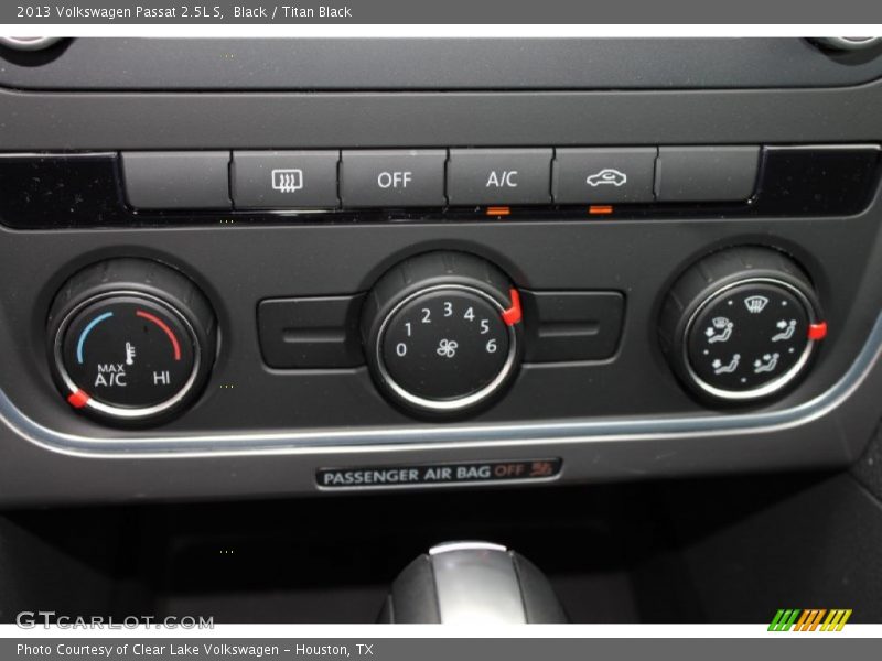 Black / Titan Black 2013 Volkswagen Passat 2.5L S