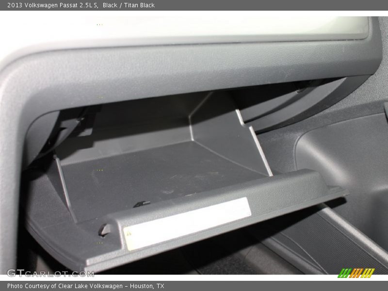 Black / Titan Black 2013 Volkswagen Passat 2.5L S