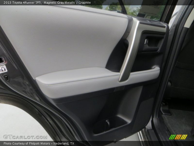 Magnetic Gray Metallic / Graphite 2013 Toyota 4Runner SR5