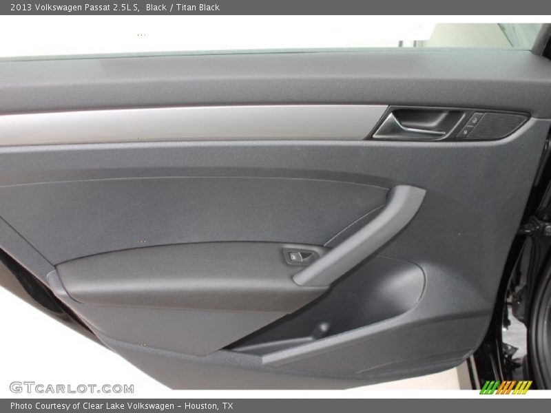 Black / Titan Black 2013 Volkswagen Passat 2.5L S