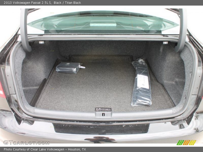 Black / Titan Black 2013 Volkswagen Passat 2.5L S