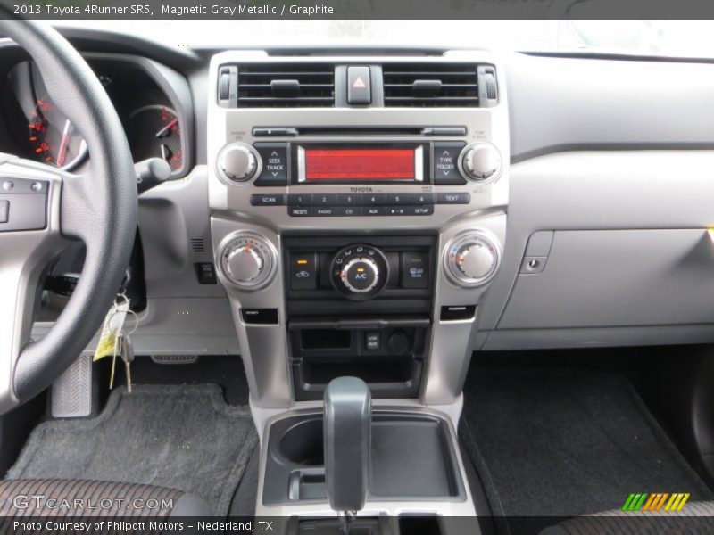 Magnetic Gray Metallic / Graphite 2013 Toyota 4Runner SR5