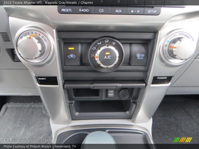Magnetic Gray Metallic / Graphite 2013 Toyota 4Runner SR5