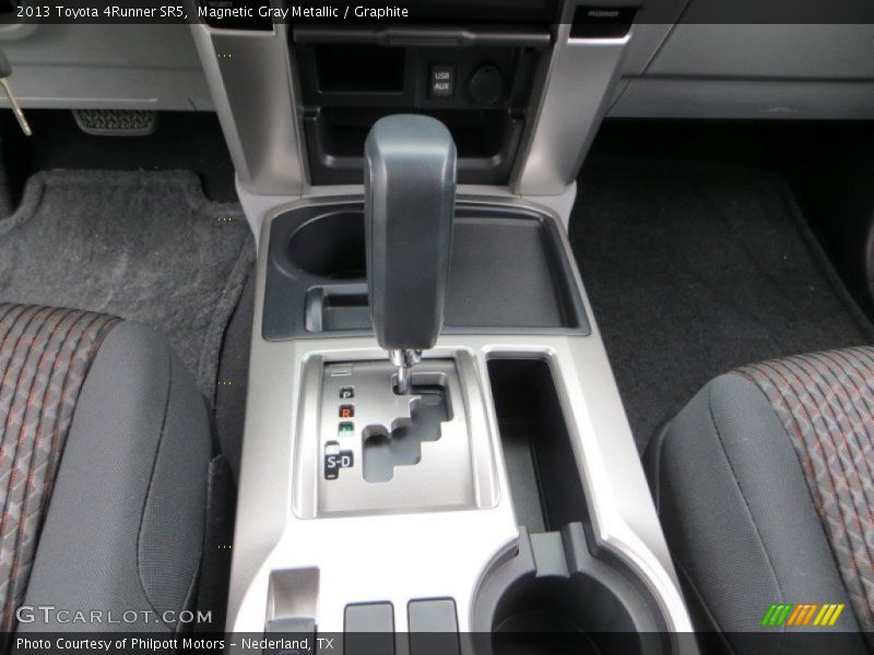 Magnetic Gray Metallic / Graphite 2013 Toyota 4Runner SR5