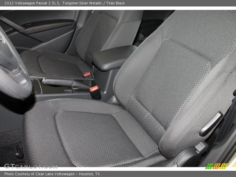 Tungsten Silver Metallic / Titan Black 2013 Volkswagen Passat 2.5L S