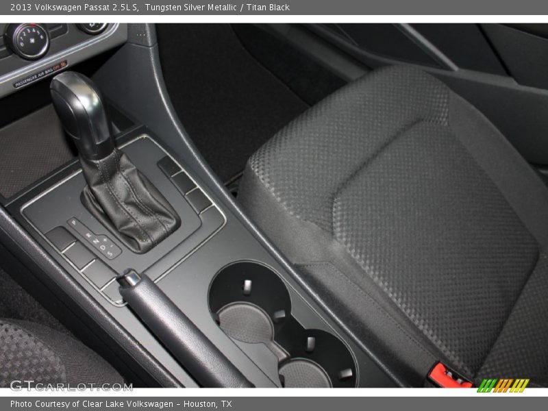 Tungsten Silver Metallic / Titan Black 2013 Volkswagen Passat 2.5L S