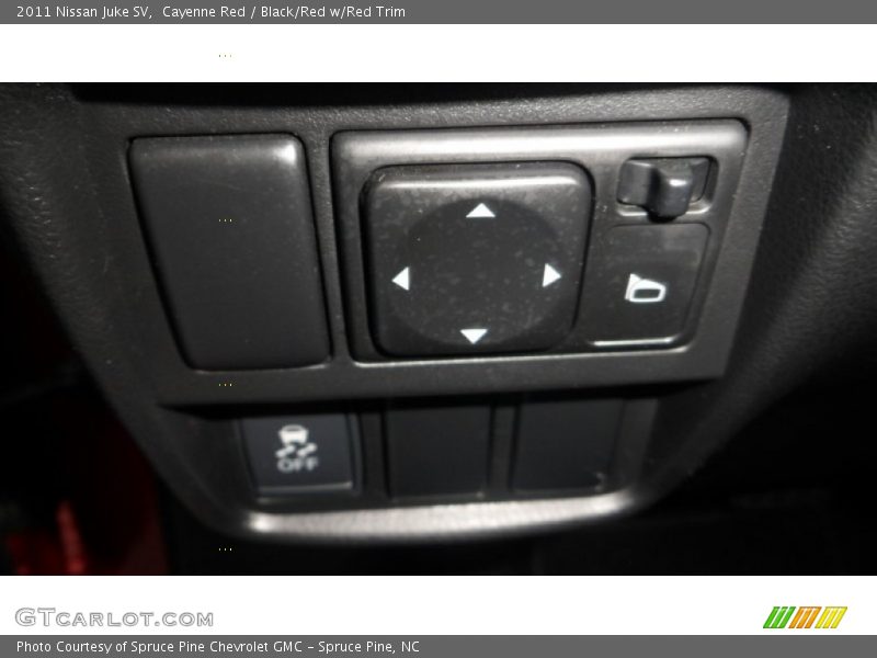 Cayenne Red / Black/Red w/Red Trim 2011 Nissan Juke SV