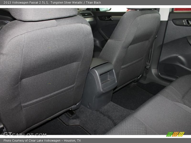 Tungsten Silver Metallic / Titan Black 2013 Volkswagen Passat 2.5L S
