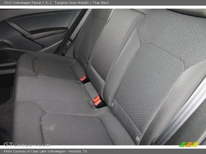 Tungsten Silver Metallic / Titan Black 2013 Volkswagen Passat 2.5L S