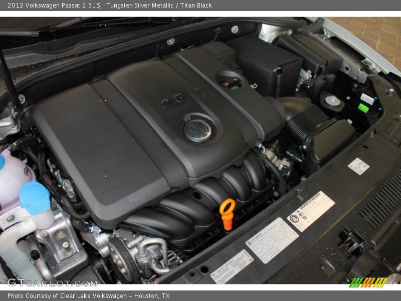 Tungsten Silver Metallic / Titan Black 2013 Volkswagen Passat 2.5L S