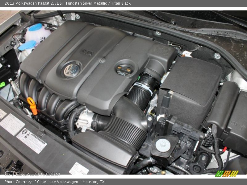 Tungsten Silver Metallic / Titan Black 2013 Volkswagen Passat 2.5L S