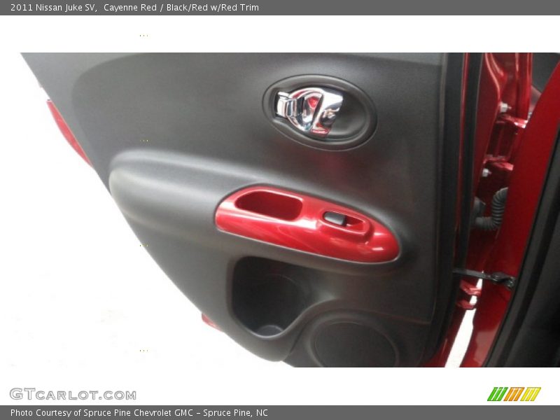 Cayenne Red / Black/Red w/Red Trim 2011 Nissan Juke SV