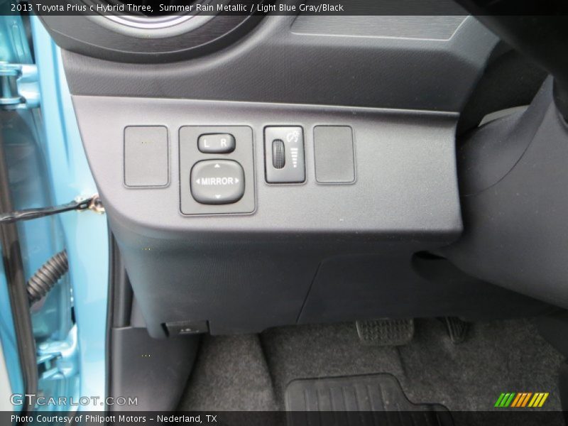 Summer Rain Metallic / Light Blue Gray/Black 2013 Toyota Prius c Hybrid Three
