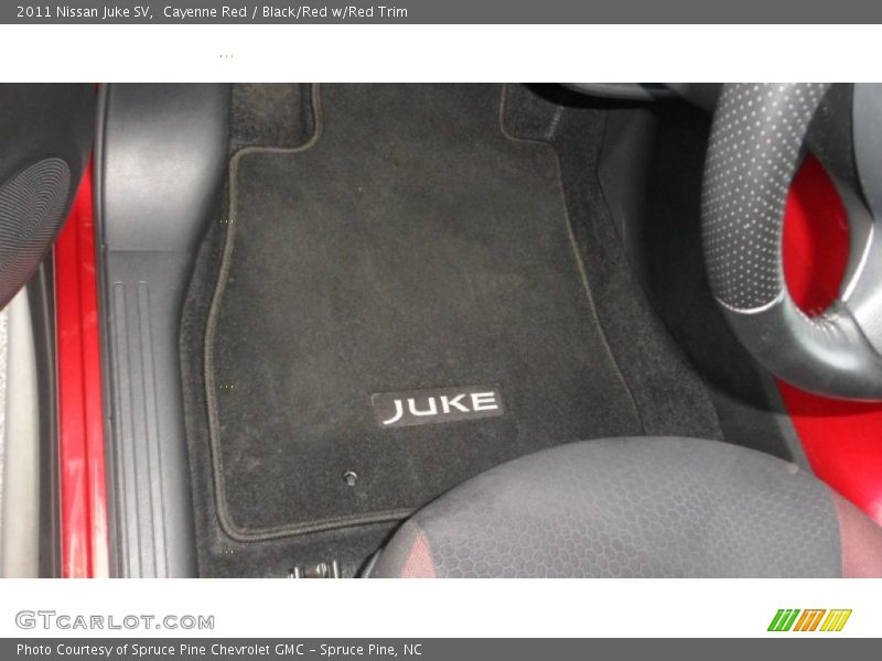 Cayenne Red / Black/Red w/Red Trim 2011 Nissan Juke SV