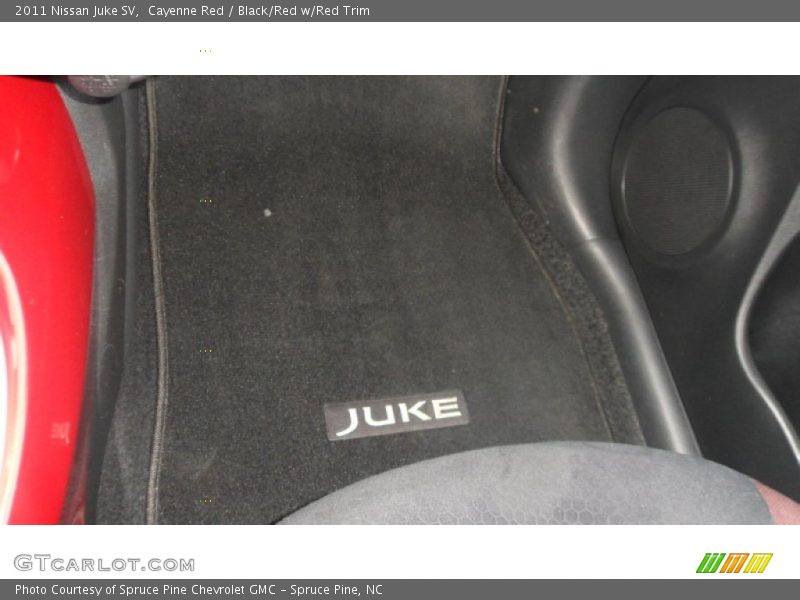 Cayenne Red / Black/Red w/Red Trim 2011 Nissan Juke SV