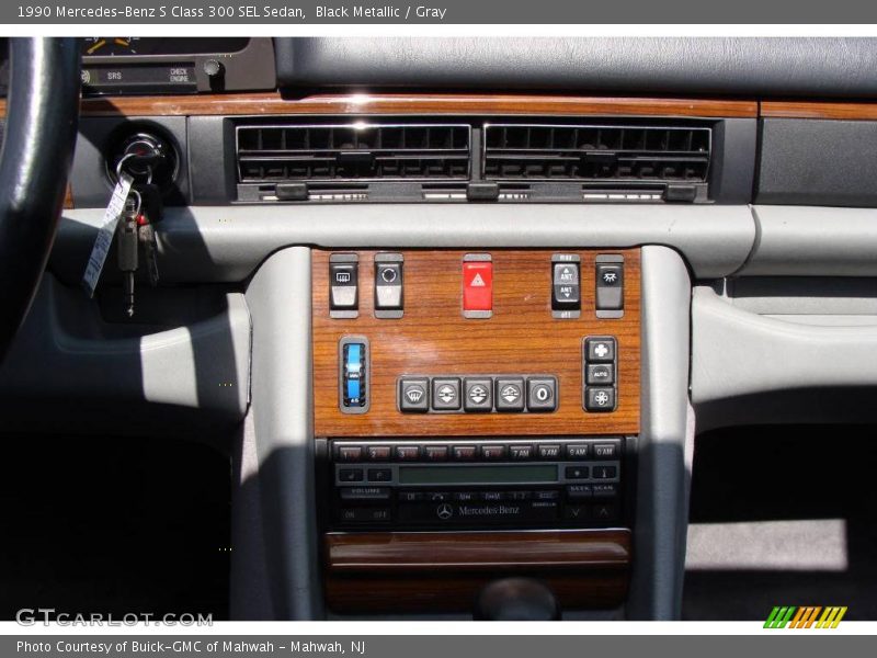 Black Metallic / Gray 1990 Mercedes-Benz S Class 300 SEL Sedan