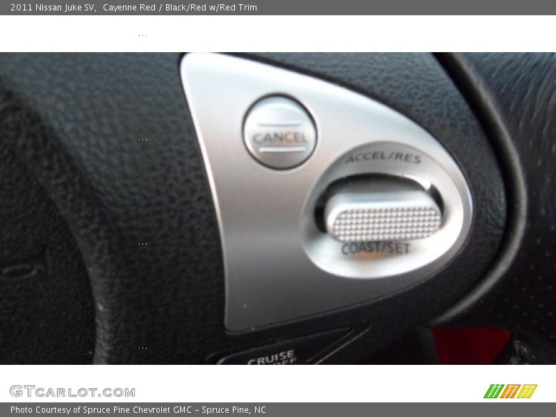 Cayenne Red / Black/Red w/Red Trim 2011 Nissan Juke SV