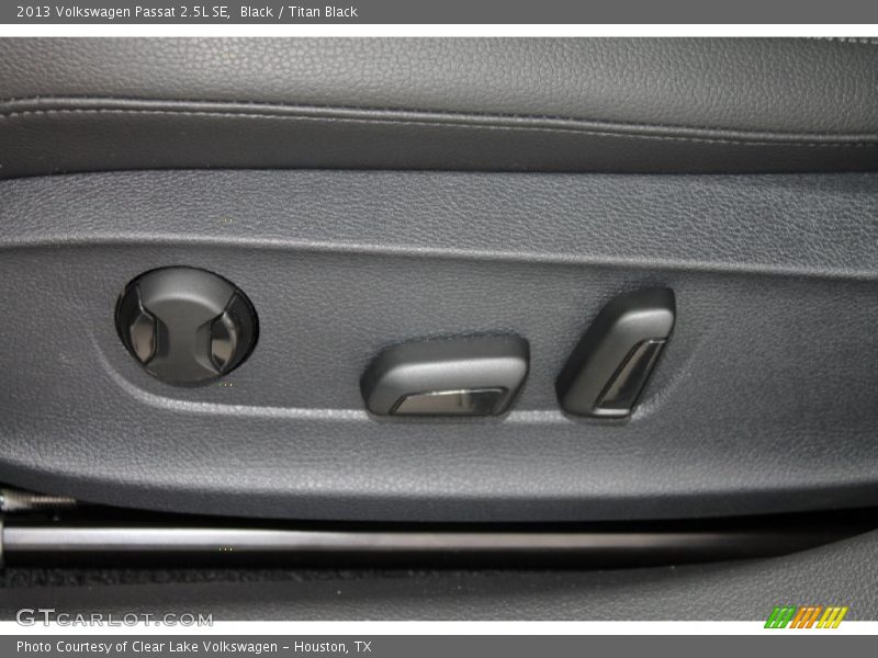 Black / Titan Black 2013 Volkswagen Passat 2.5L SE
