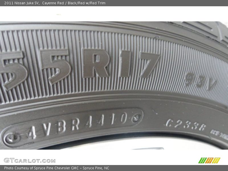 Cayenne Red / Black/Red w/Red Trim 2011 Nissan Juke SV