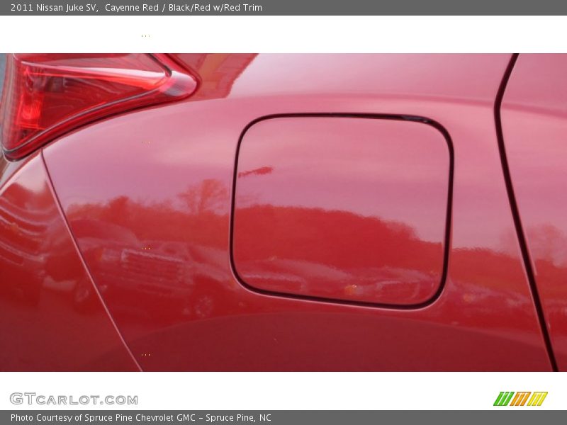 Cayenne Red / Black/Red w/Red Trim 2011 Nissan Juke SV