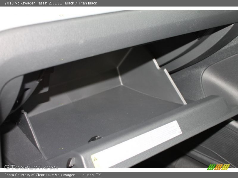 Black / Titan Black 2013 Volkswagen Passat 2.5L SE