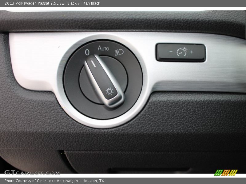Black / Titan Black 2013 Volkswagen Passat 2.5L SE