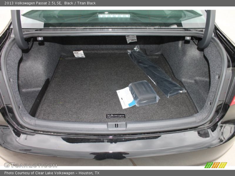 Black / Titan Black 2013 Volkswagen Passat 2.5L SE