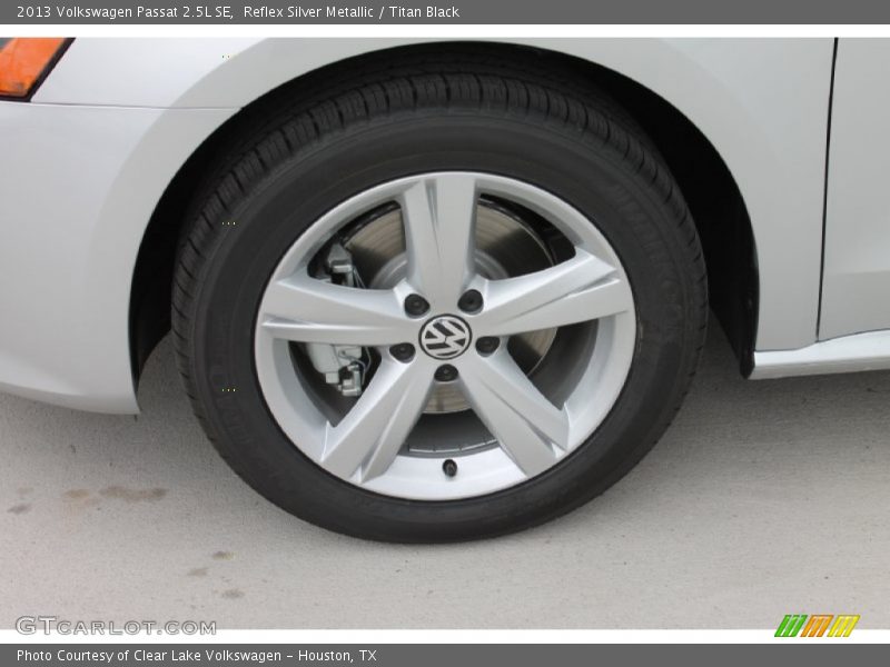 Reflex Silver Metallic / Titan Black 2013 Volkswagen Passat 2.5L SE