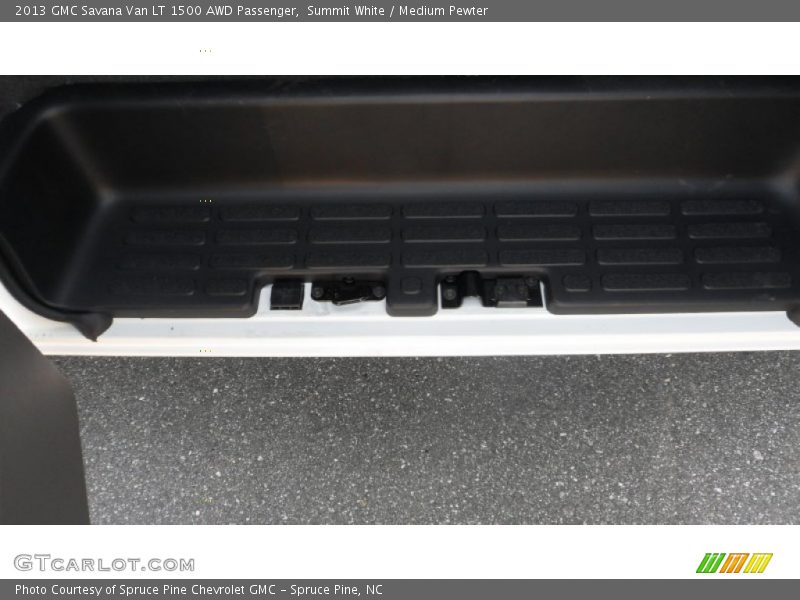 Summit White / Medium Pewter 2013 GMC Savana Van LT 1500 AWD Passenger
