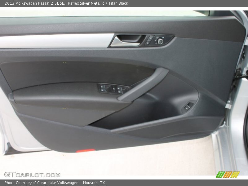 Reflex Silver Metallic / Titan Black 2013 Volkswagen Passat 2.5L SE