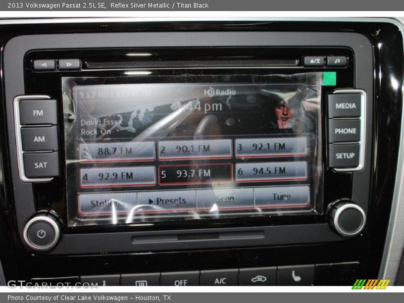 Reflex Silver Metallic / Titan Black 2013 Volkswagen Passat 2.5L SE