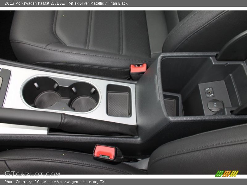 Reflex Silver Metallic / Titan Black 2013 Volkswagen Passat 2.5L SE