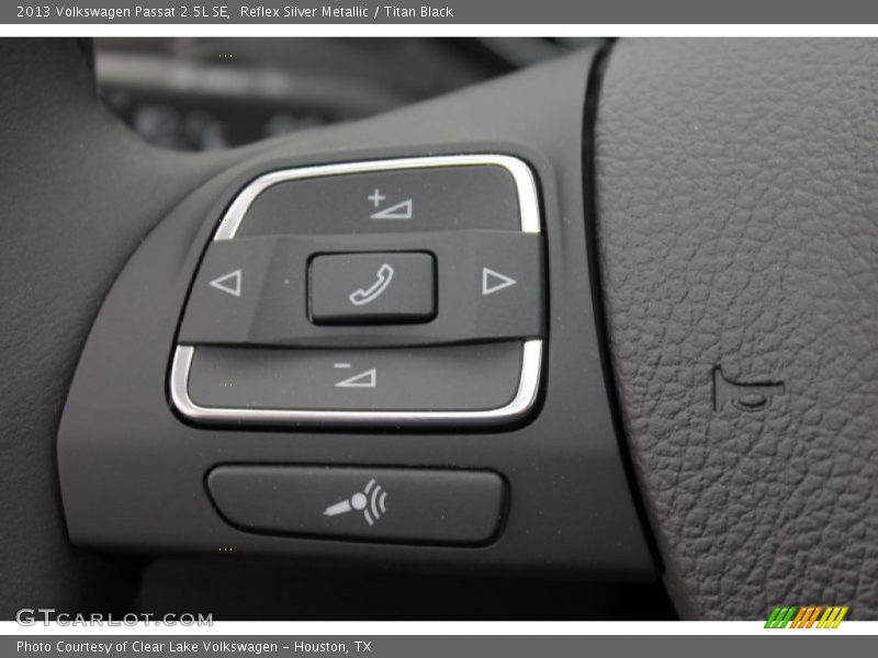 Reflex Silver Metallic / Titan Black 2013 Volkswagen Passat 2.5L SE
