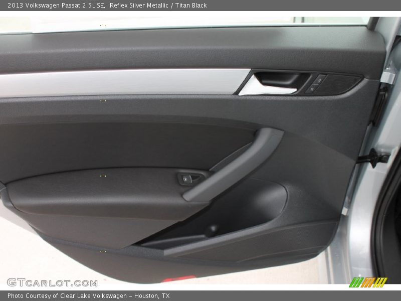 Reflex Silver Metallic / Titan Black 2013 Volkswagen Passat 2.5L SE